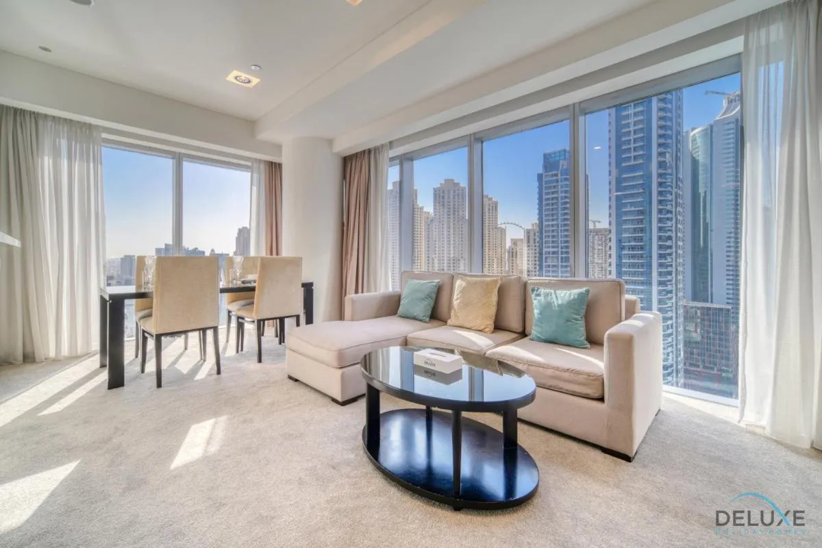 Decadent 2BR in The Address Residences Dubai Marina by Deluxe Holiday Homes - 2