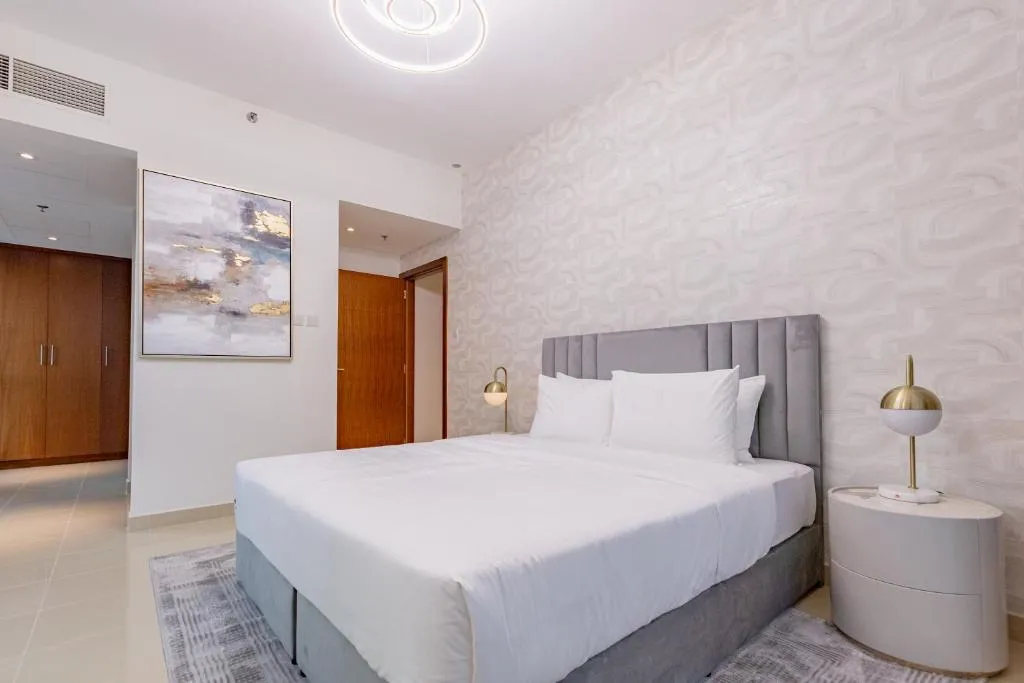 Downtown 2 BR Burj Khalifa & Fountains views 8 min from Dubai Mall