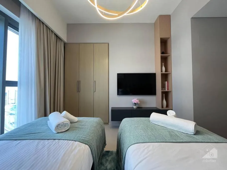 Dreamy Getaway 4B in Burj Royale Downtown - 2