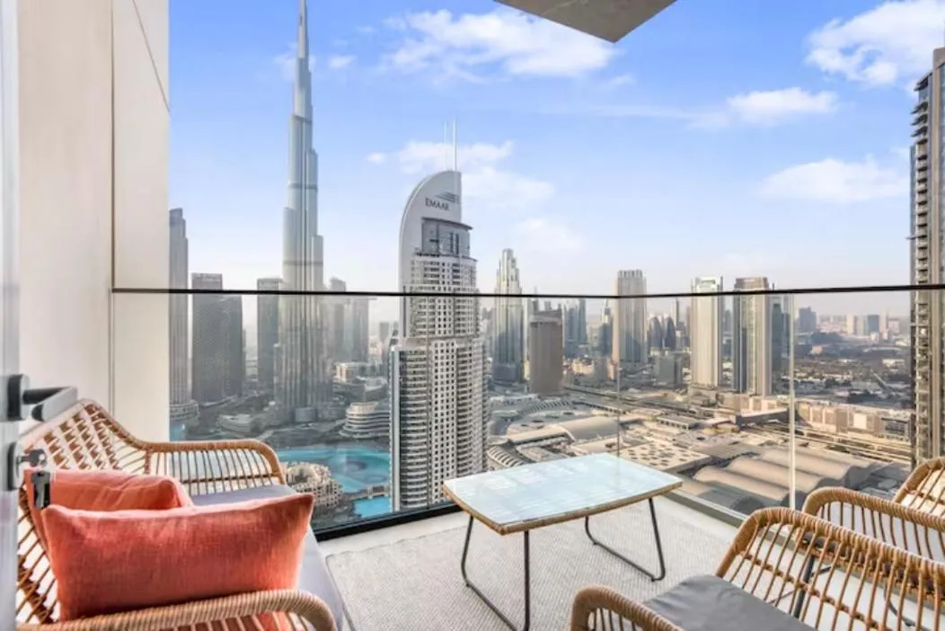Exclusive 2 & 4 Bedroom Apartments I Burj Khalifa, Fountain and City Views I Free Wi-Fi, Pool, Gym & Parking I by Meerak - 3