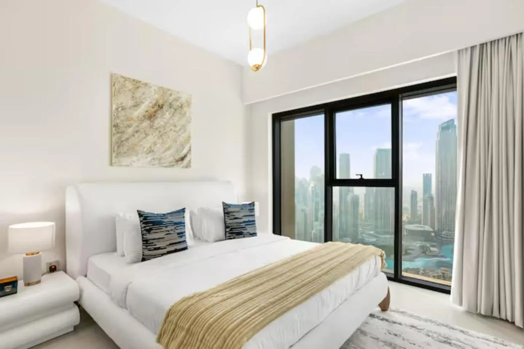 Exclusive 2 & 4 Bedroom Apartments I Burj Khalifa, Fountain and City Views I Free Wi-Fi, Pool, Gym & Parking I by Meerak - 2