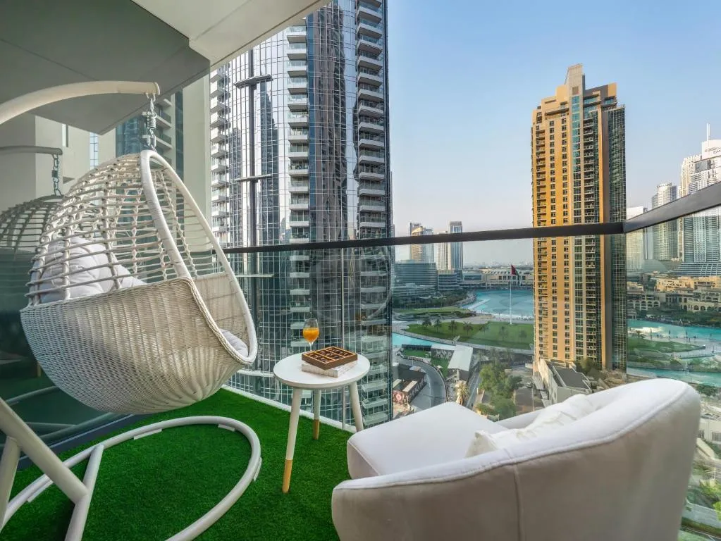 Exquisite 2 Bedroom Apartment I Burj Khalifa & Fountain Views I Free Gym, Pool, Parking, Wi-Fi and PS5 I by Skyline Serenity