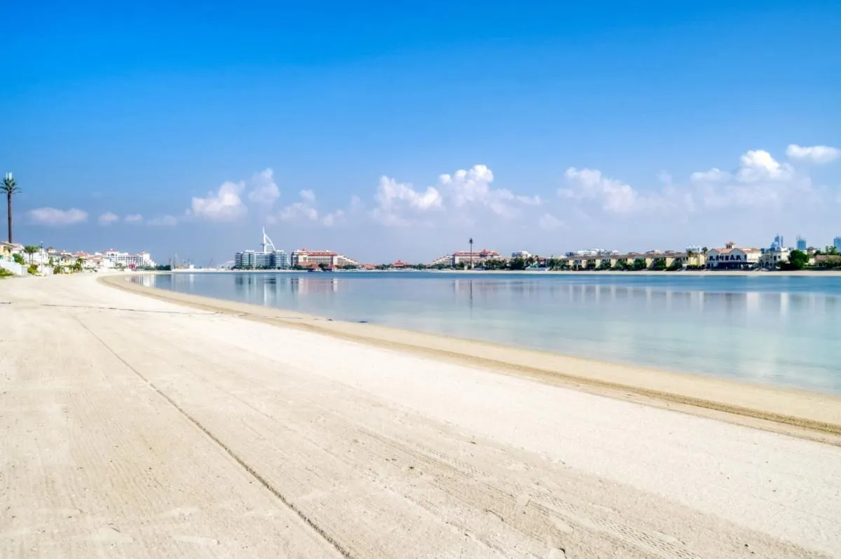Frond D, Beach Front Villa, Palm Jumeirah – Mint Stay - 2