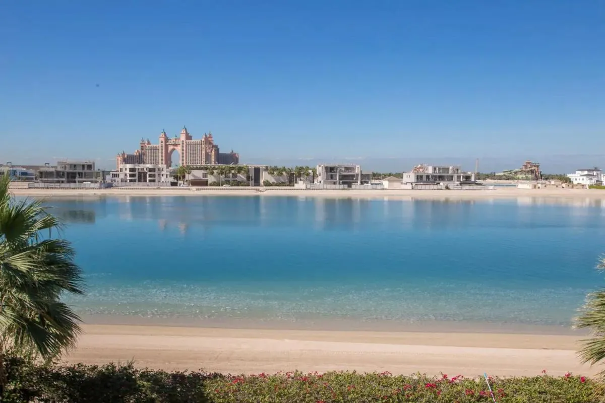 Frond F, Beachfront Villa, Palm Jumeirah – Mint Stay - 3