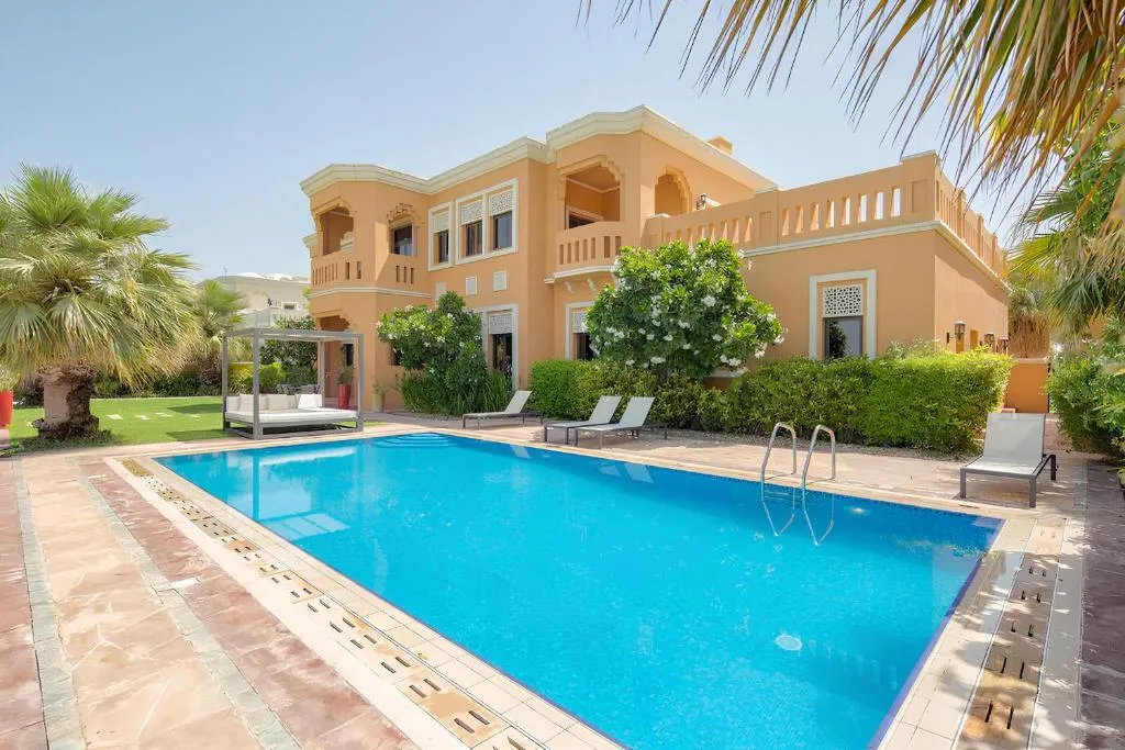 Frond F, Beachfront Villa, Palm Jumeirah – Mint Stay