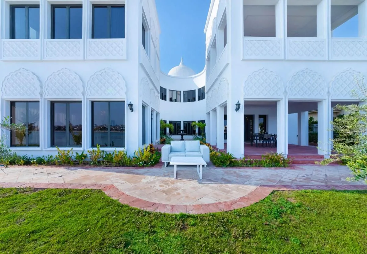 Frond K, Beachfront Signature Villas, Palm Jumeirah – Mint Stay - 3