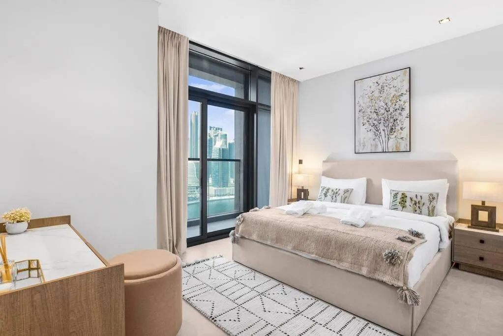 Glamorous 2 Bedroom Apartment I Panoramic Views – Business Bay I Free Wi-fi, Parking, Gym and Pool I by Meerak - 2