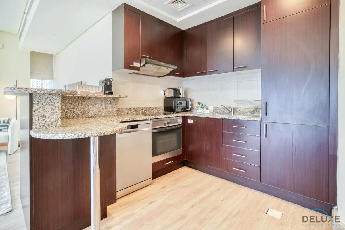 Gleeful 2BR at Sky Gardens DIFC by Deluxe Holiday Homes - 3