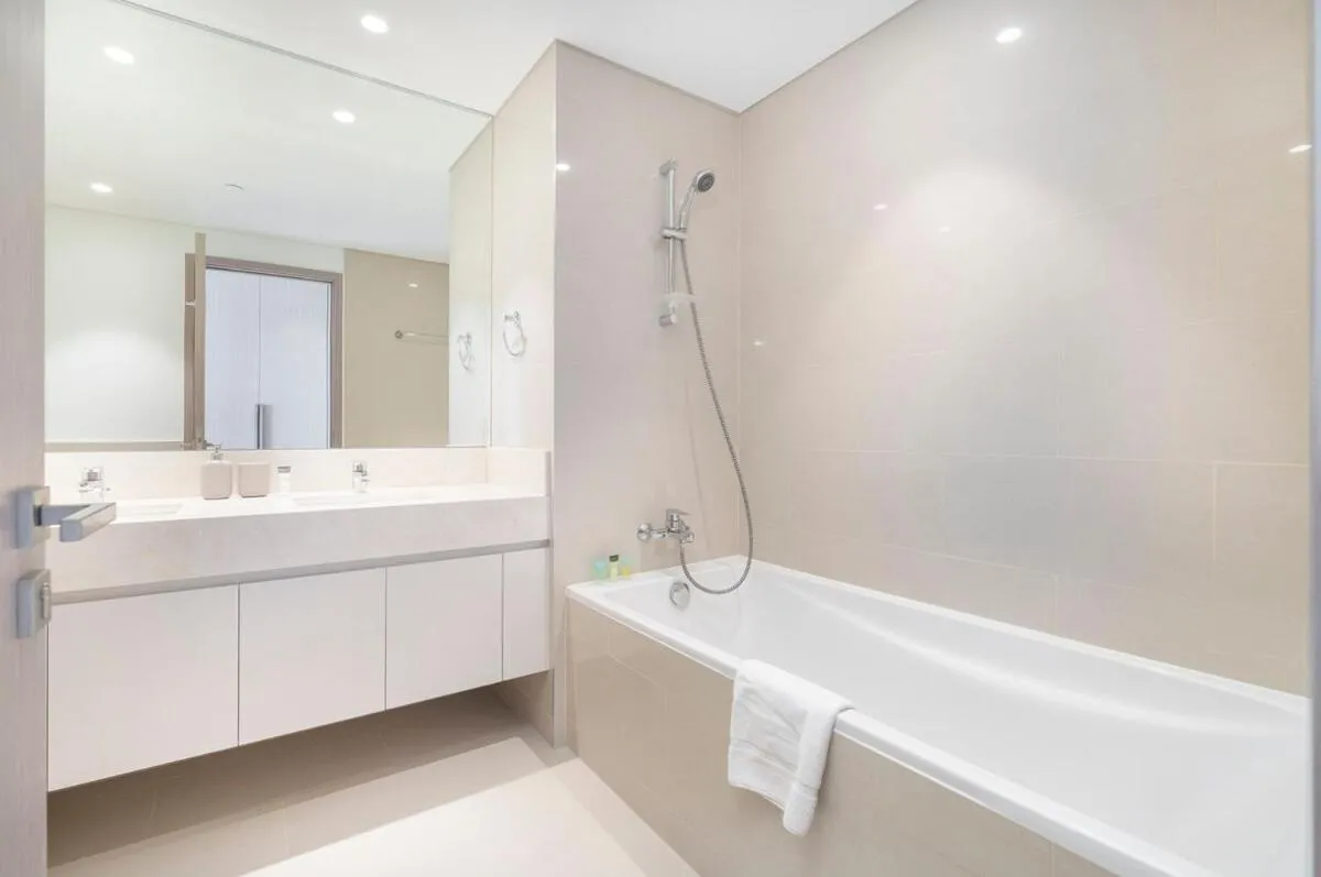 Gorgeous 2-Bedroom in Downtown Dubai, Near Burj Khalifa! - 3
