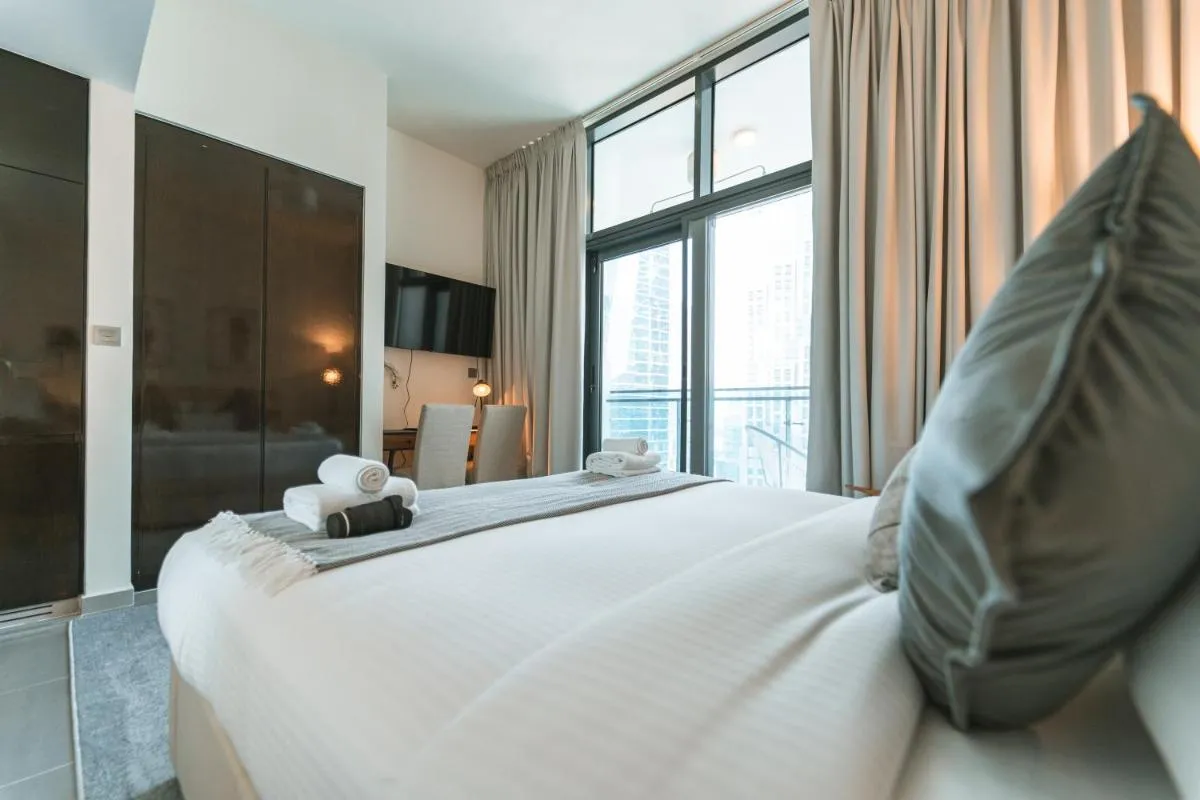 Gorgeous Studio with balcony in Business Bay - 2