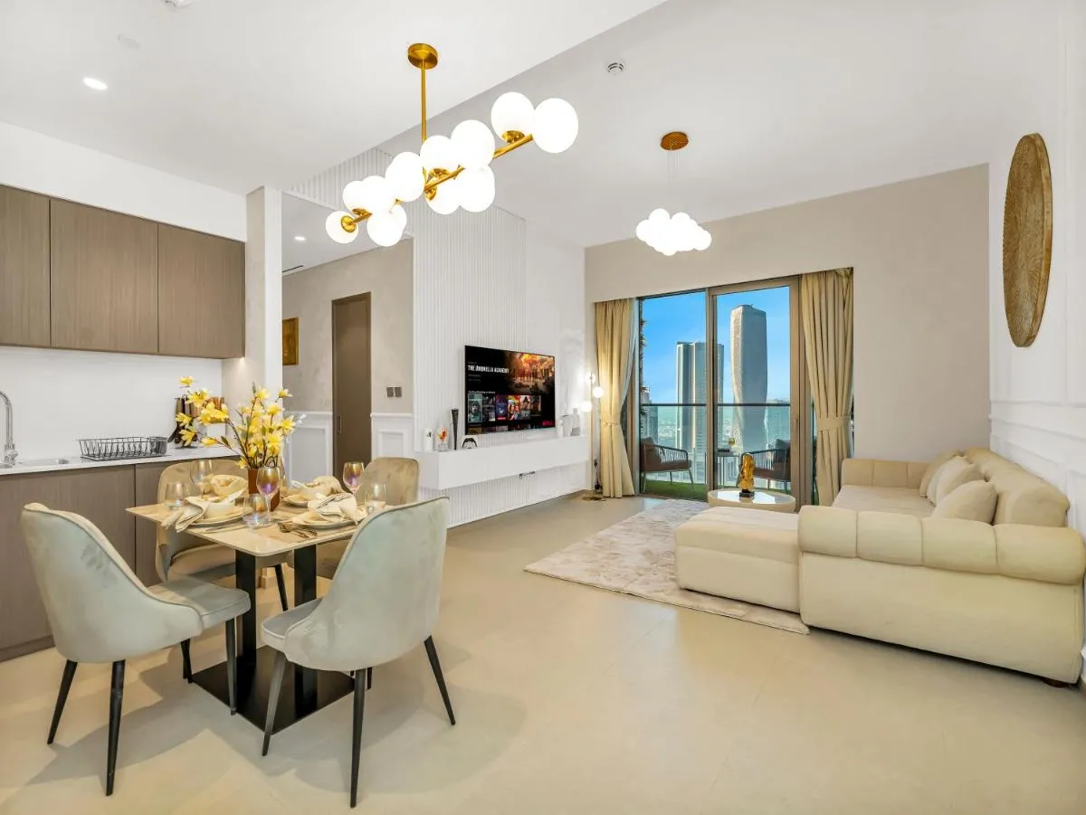 Grandeur 2 Bedroom Apartment I Burj Khalifa & Fountain Views I Free Parking, Gym, Pool, Wi-Fi & PS5 I by Skyline Serenity - 2