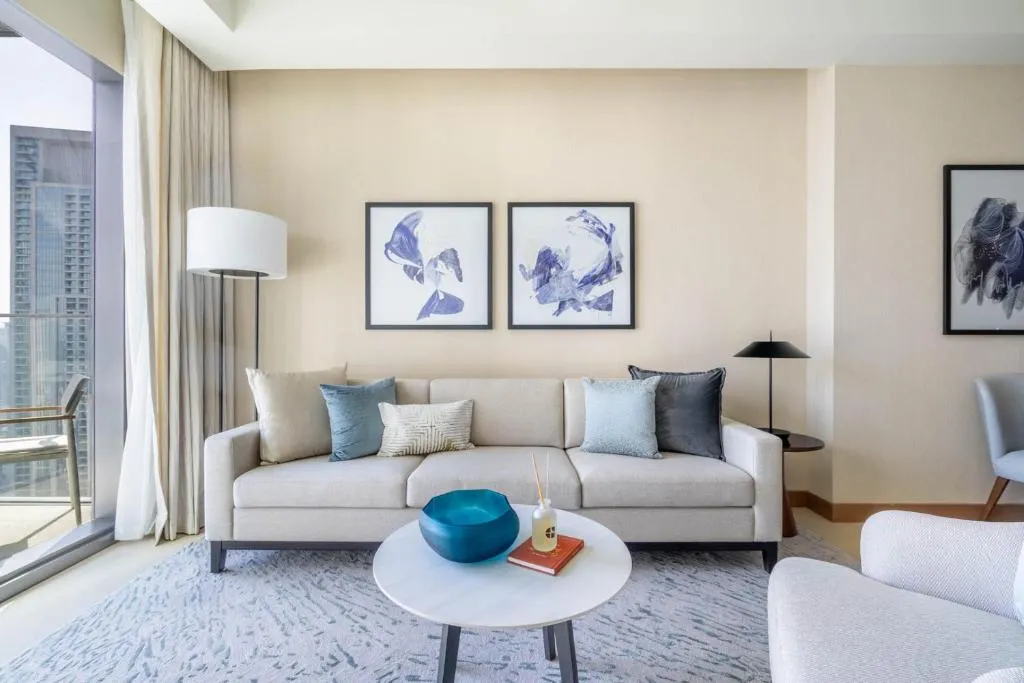 GuestReady Holiday Homes – Downtown Dubai Lux