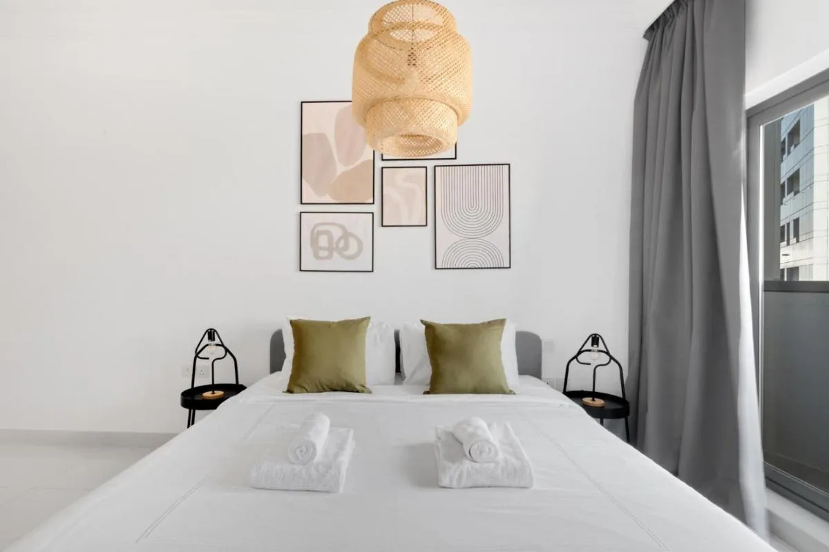 GuestReady – Minimalist Modern in Business Bay - 2