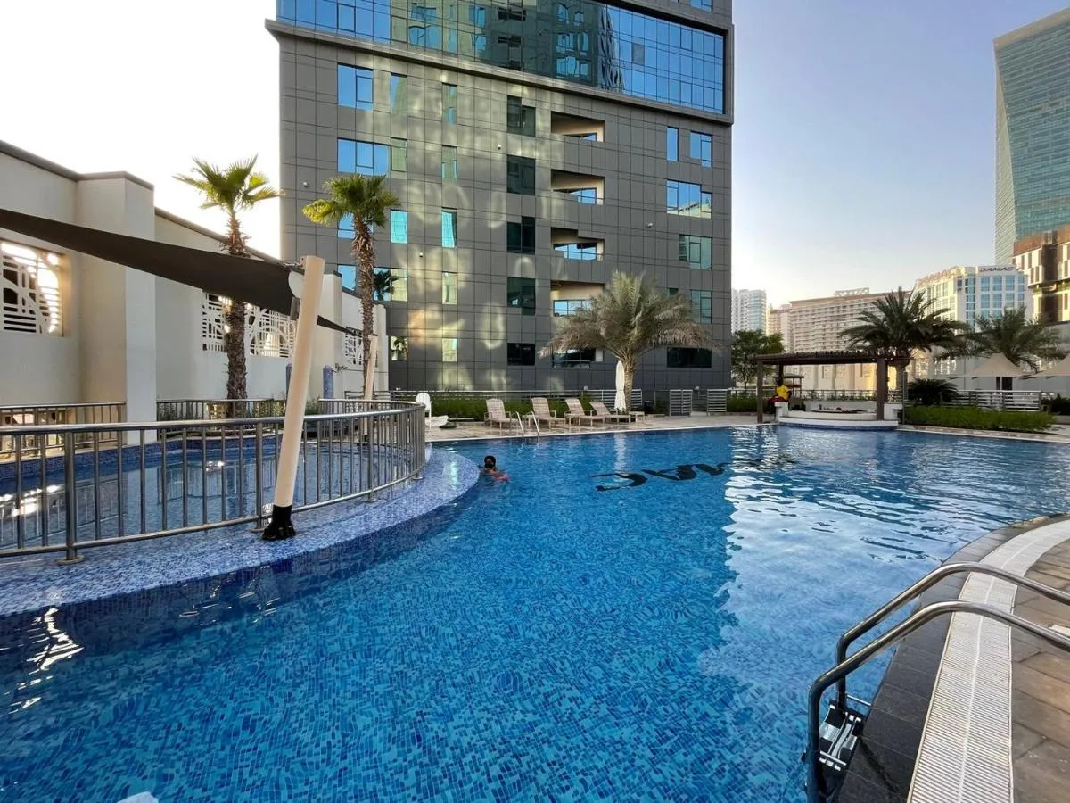 GuestReady – Modern Grey with Pool and Gym - 2