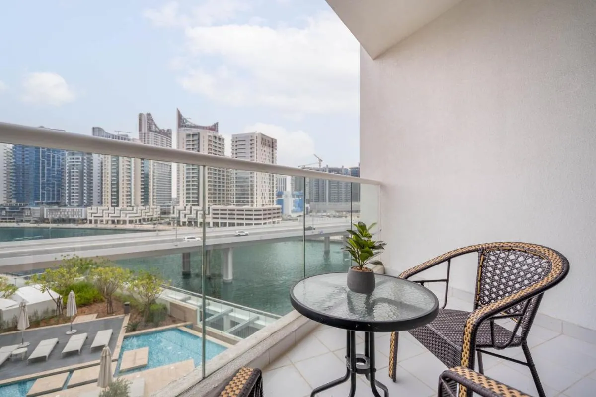 GuestReady – Modern studio with Dubai Canal View - 2