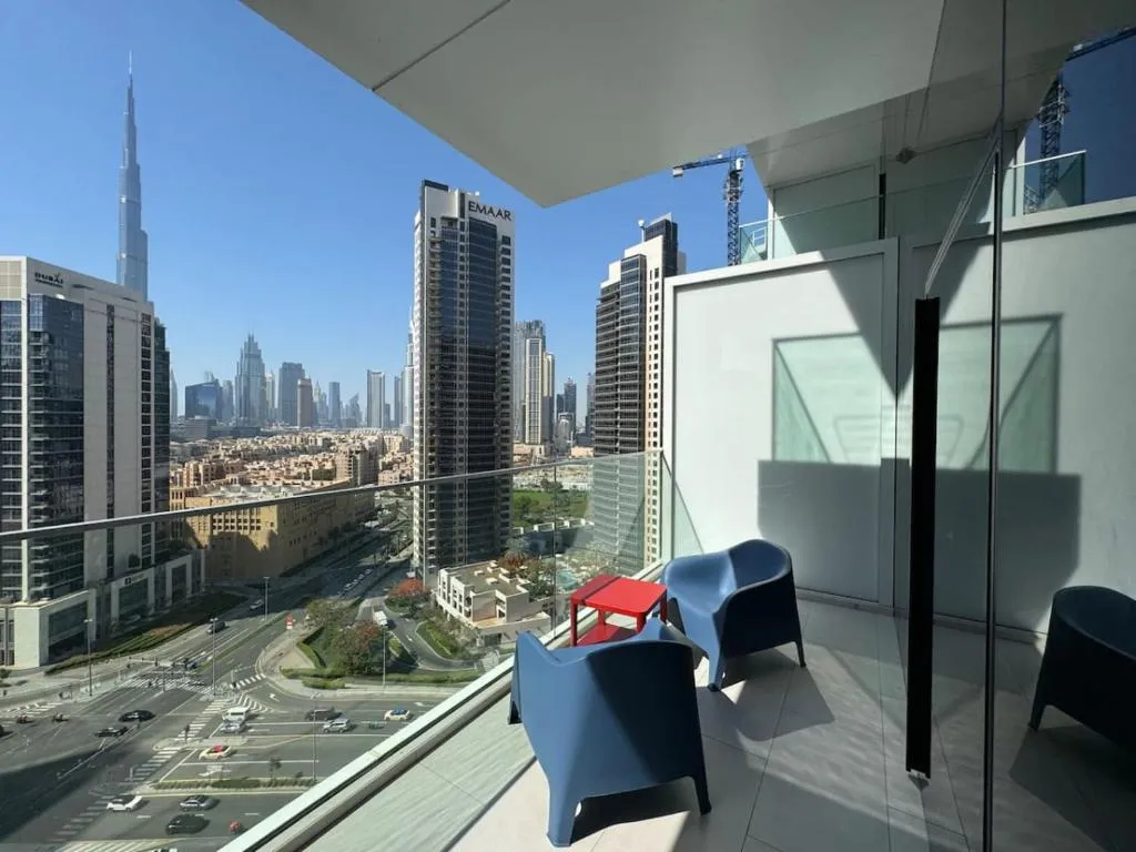 HZE12 Executive studio Burj Khalifa view