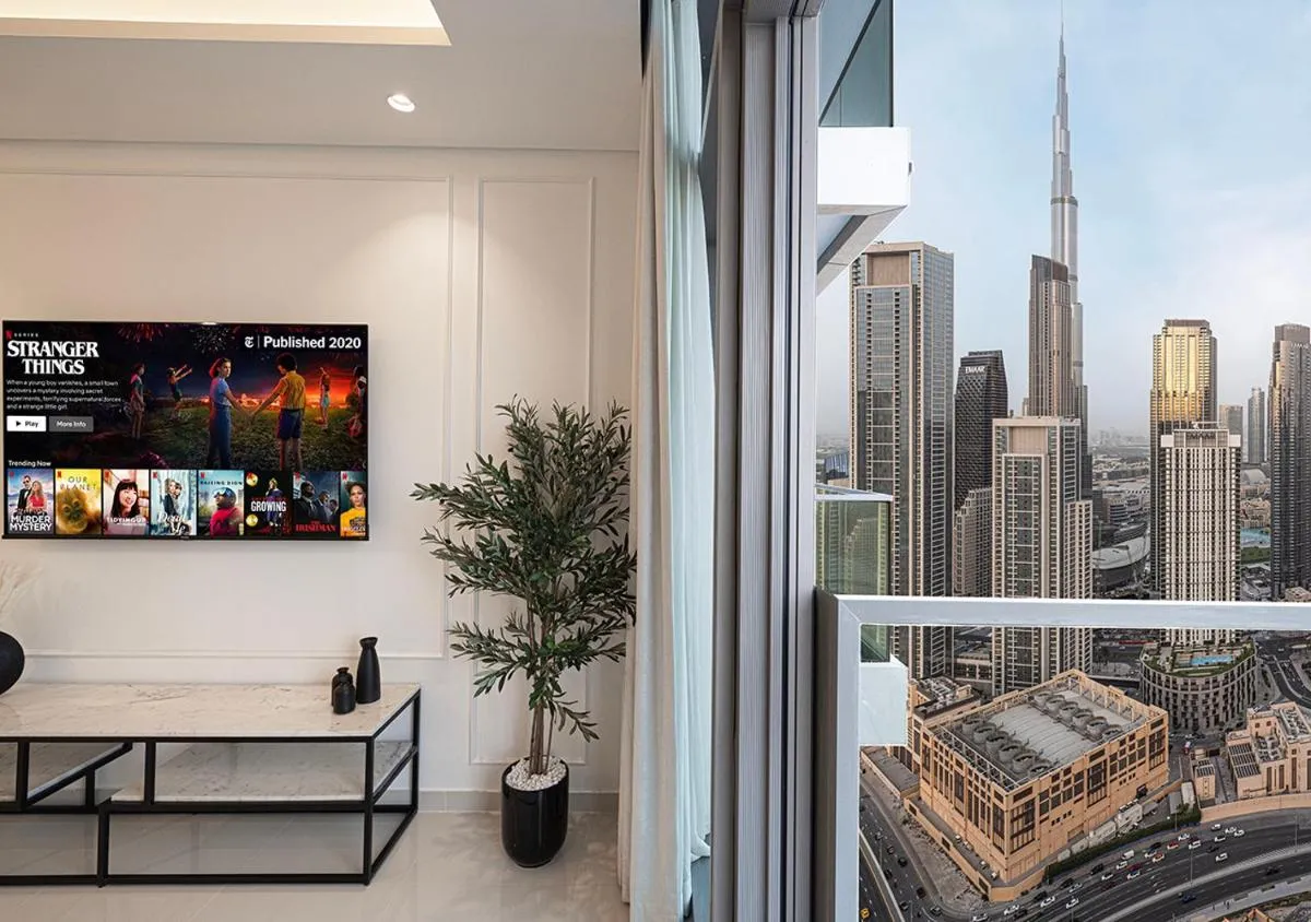 High Floor Apartment in 5 Star Hotel with Infinity Pool Burj View Gym Spa Sauna - 3