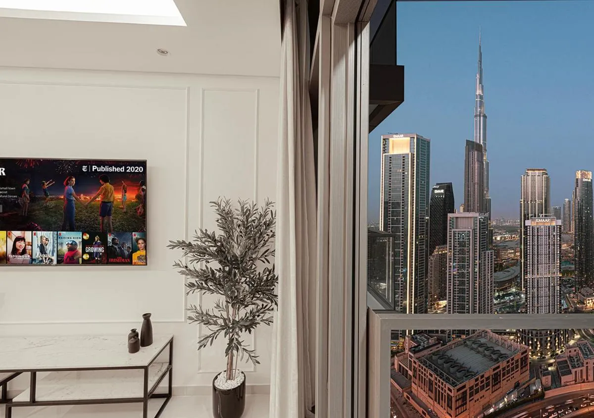 High Floor Apartment in 5 Star Hotel with Infinity Pool Burj View Gym Spa Sauna - 2