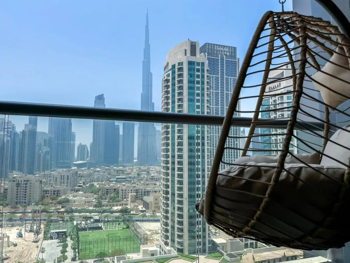 High Floor Burj Khalifa View 1BR – Business Bay - 2