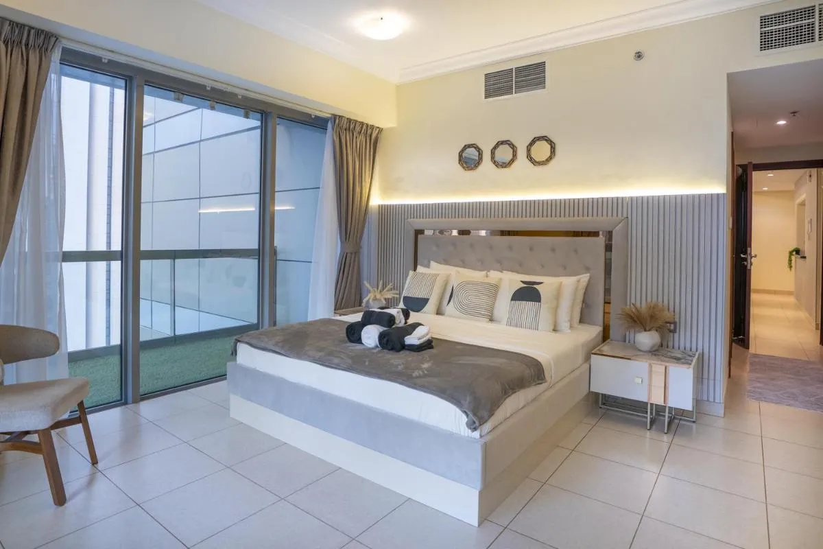 Incredible downtown location - 3