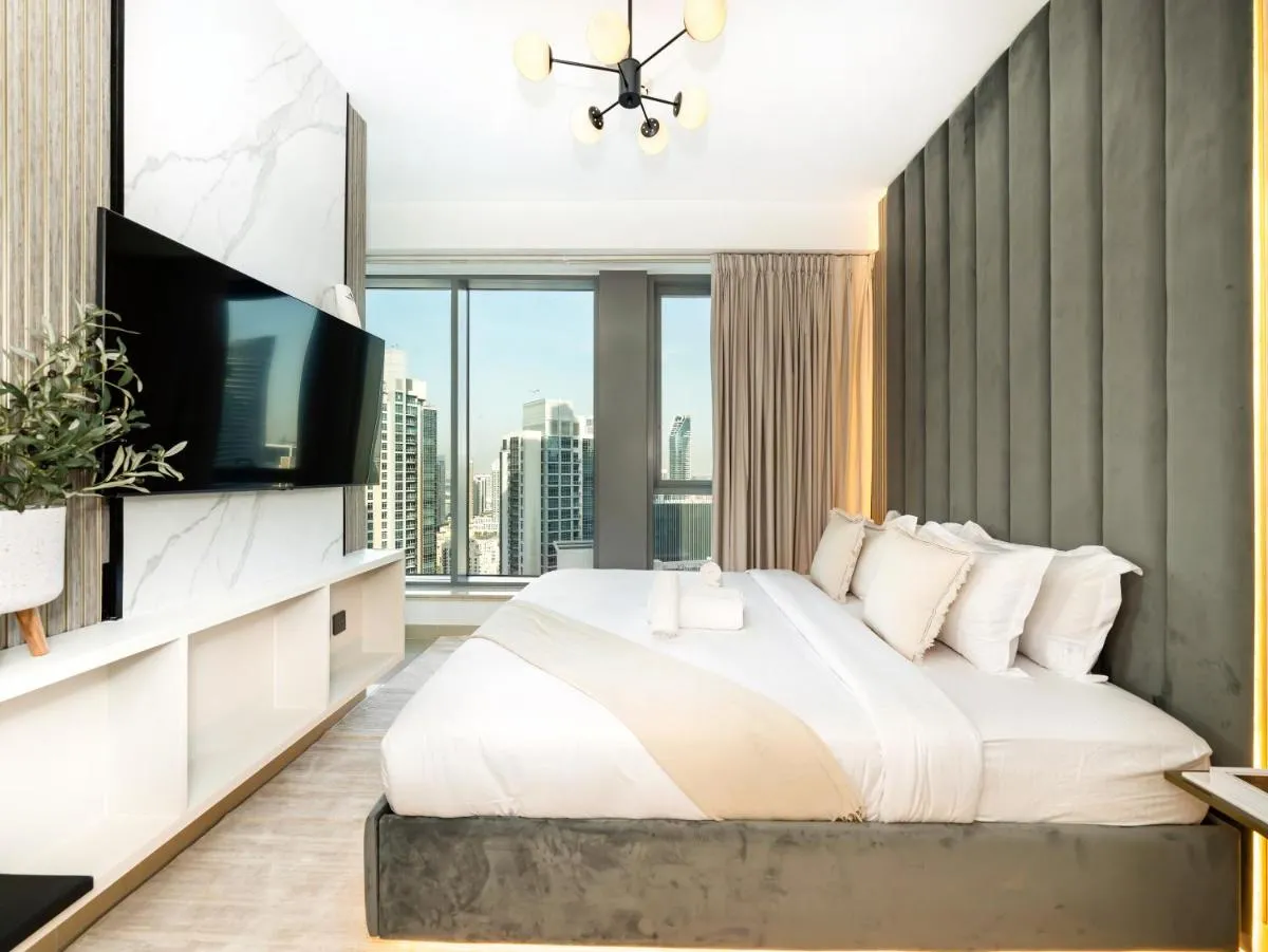 Lavish 2 Bedroom I Burj Khalifa & Fountain Views I Free Gym, Pool, Parking, Wi-Fi and PS5 I by Skyline Serenity - 2
