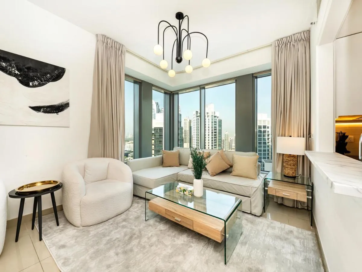 Lavish 2 Bedroom I Burj Khalifa & Fountain Views I Free Gym, Pool, Parking, Wi-Fi and PS5 I by Skyline Serenity - 3