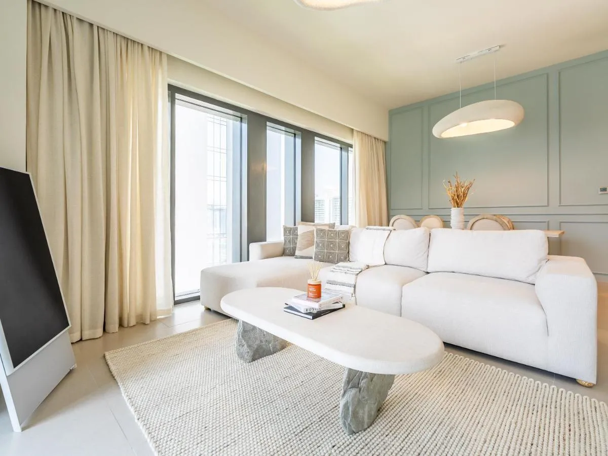 Lavishly Elegant 2BR with Breathtaking Full Burj Khalifa View - 3