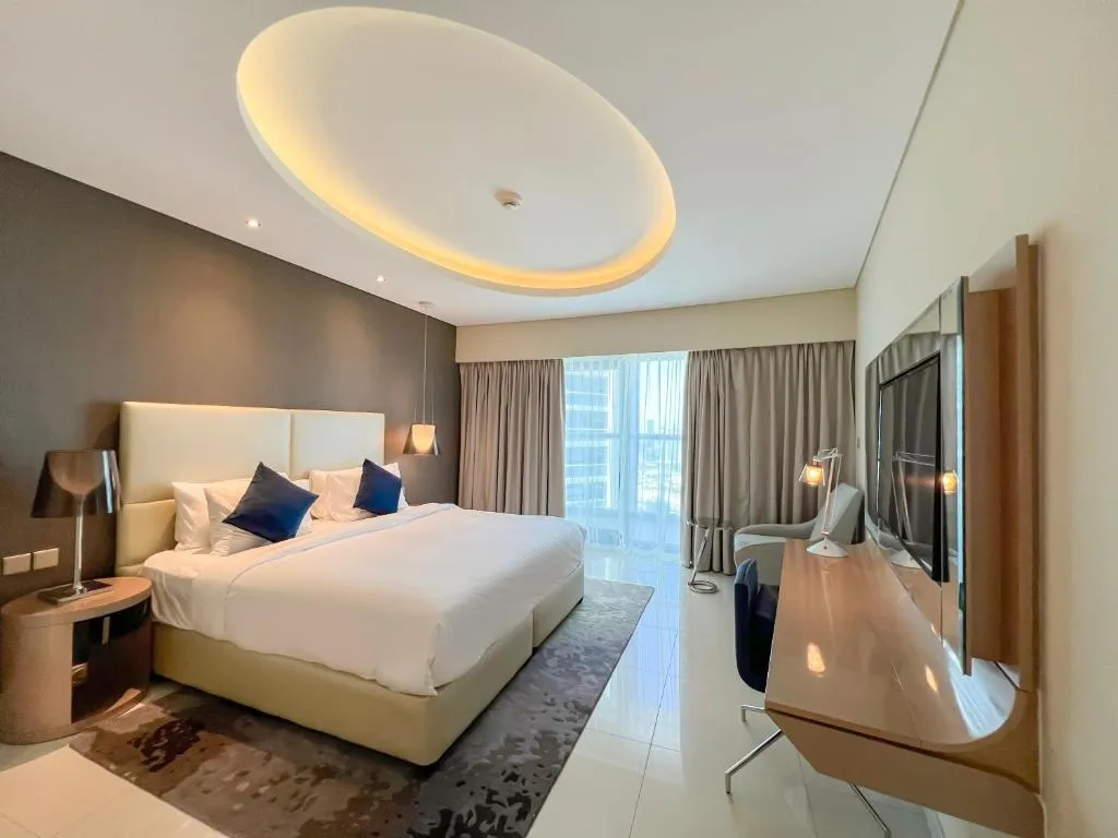 Luton Vacation Homes – Damac Paramount 2BR High Floor, Business Bay, Dubai 61AB06