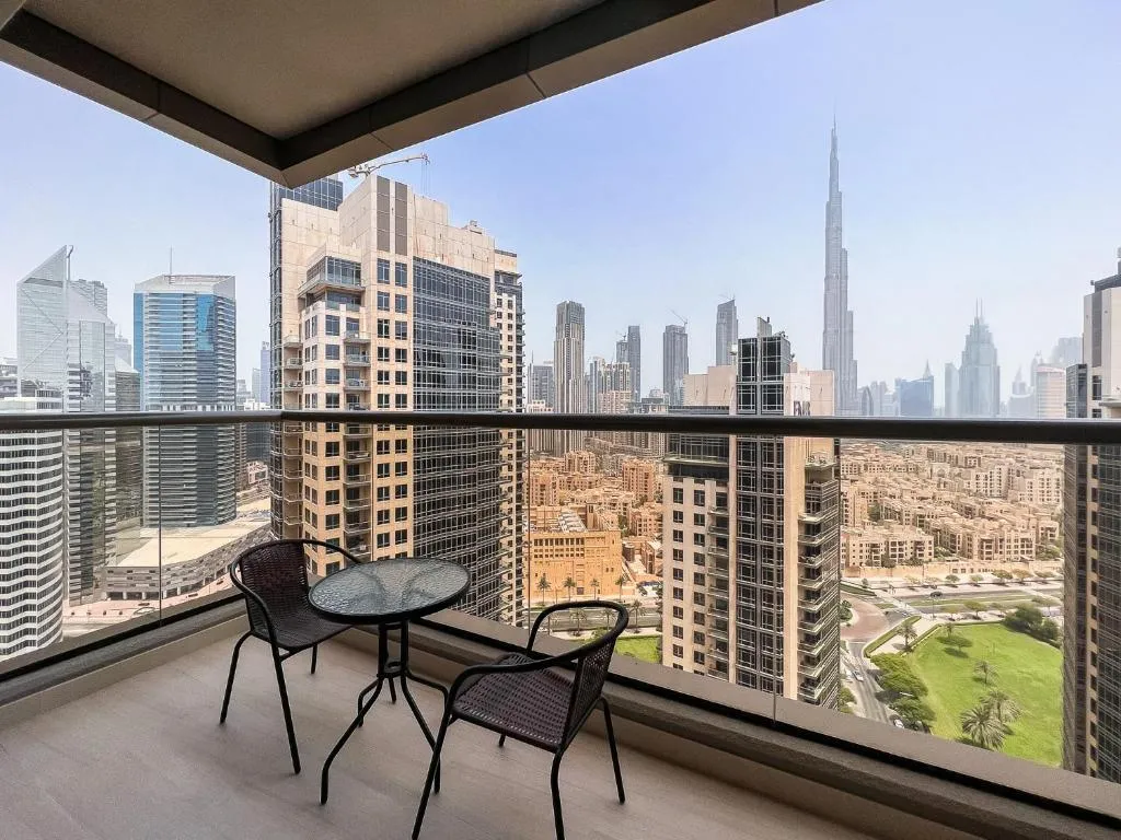 Luton Vacation Homes – Elite Downtown Residence, Burj Khalifa View Dubai – 19AB01