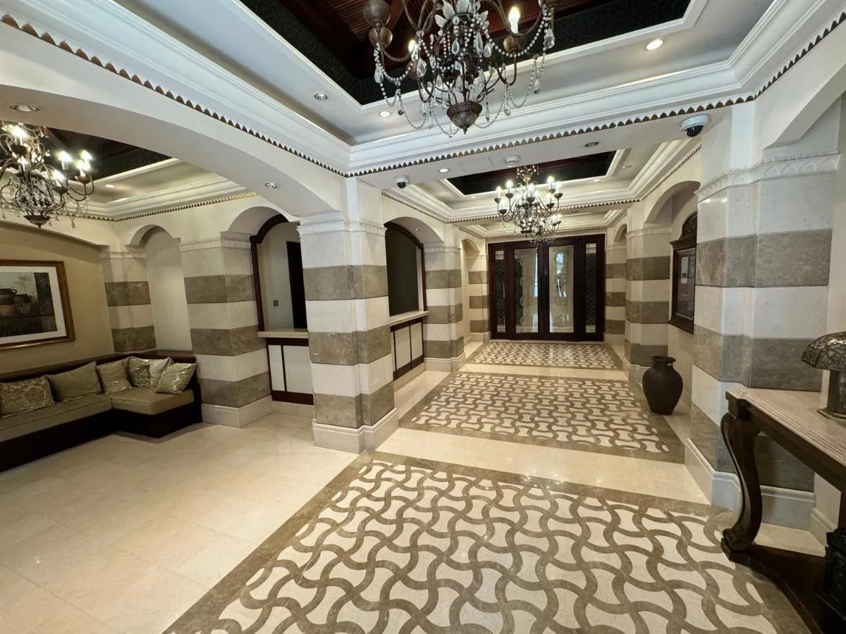 Luxurious 1BR Aprt Burj Khalifa Area - 2