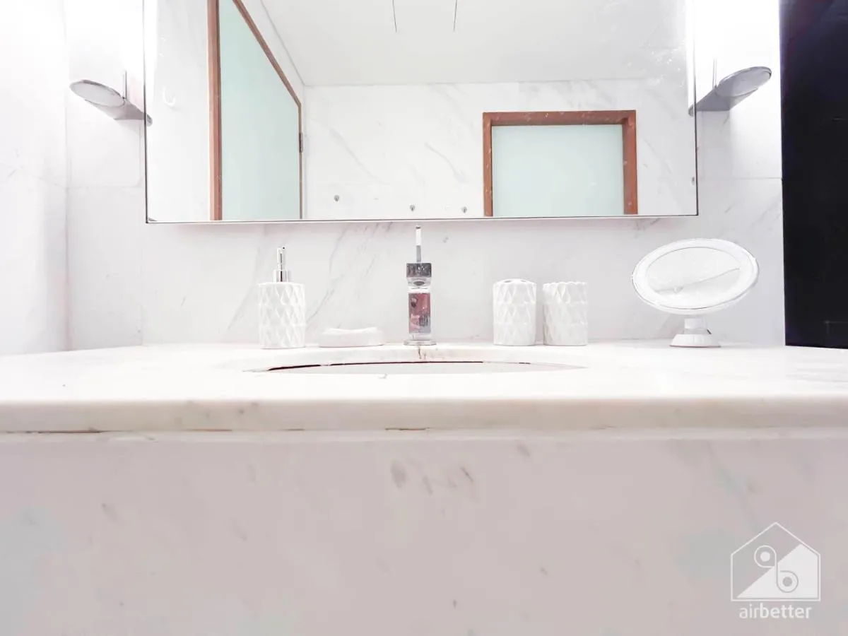 Luxurious 1 bedroom at the Address Dubai Mall - 2