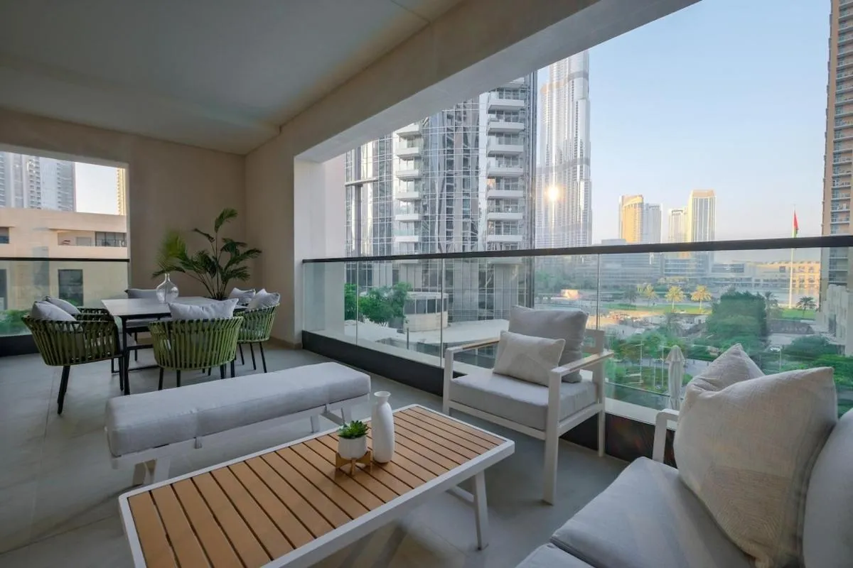 Luxurious 2-Bedroom Escape with Burj Khalifa Views at Act One in Downtown Dubai - 2