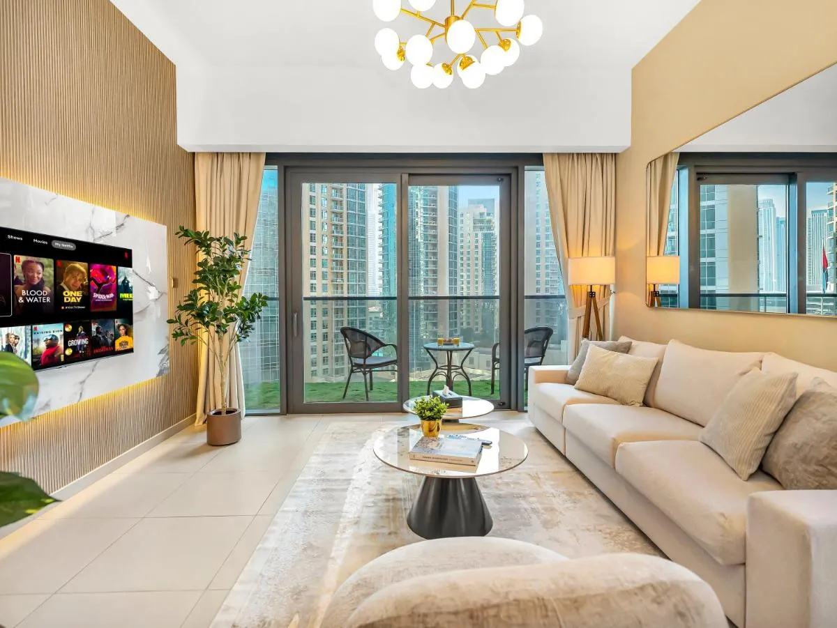 Luxurious & Spacious 2BR l Burj & Fountain Views l Walk to Dubai Mall l Pool l Gym - 2