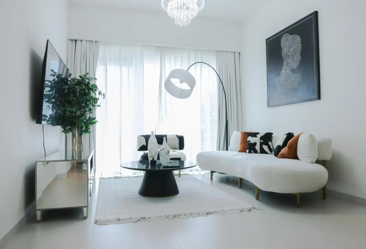 Luxurious & Stylish1Bedroom at Downtown Dubai - 2