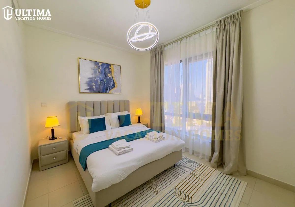 Luxury 3BR with full Burj Khalifa view and fountain - 2