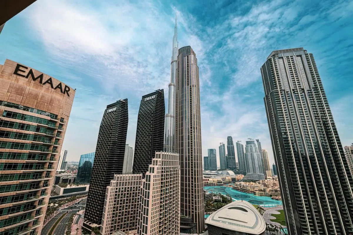 Luxury 4BR Burj Khalifa & Fountain Views - 2