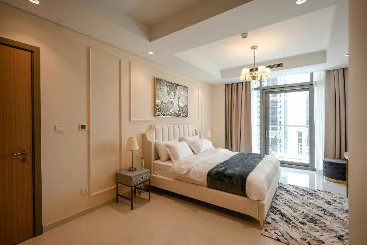 Luxury Apartment Burj Khalifa View - 3