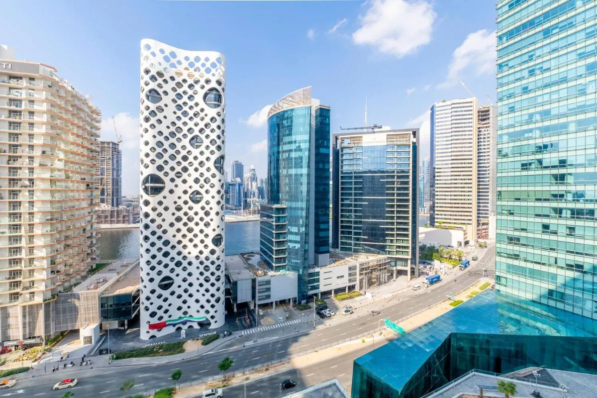Luxury Downtown 1BR – Ubora Residence Tower - 3