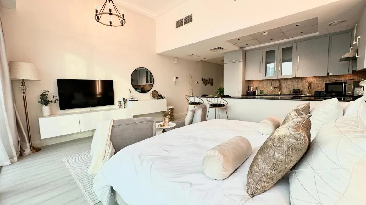 Luxury Large Studio In the Heart Of Dubai Close to Dubai Mall and Burj Khalifa - 3