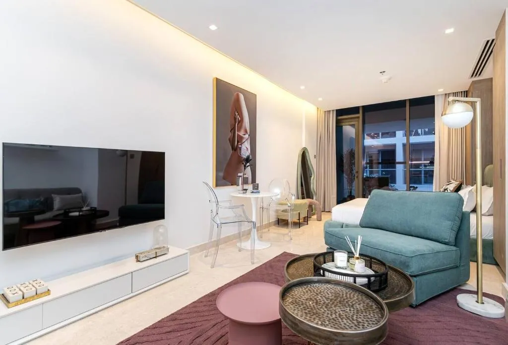 Luxury Studio! Walk To Burj Khalifa Sleeps 3!