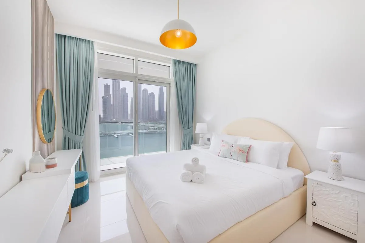 Luxury beach house with mesmerizing skyline view - 2