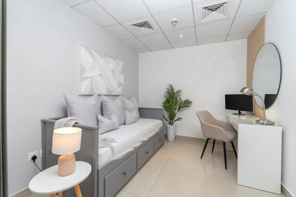 Magnificent 1 BR in Downtown - 3