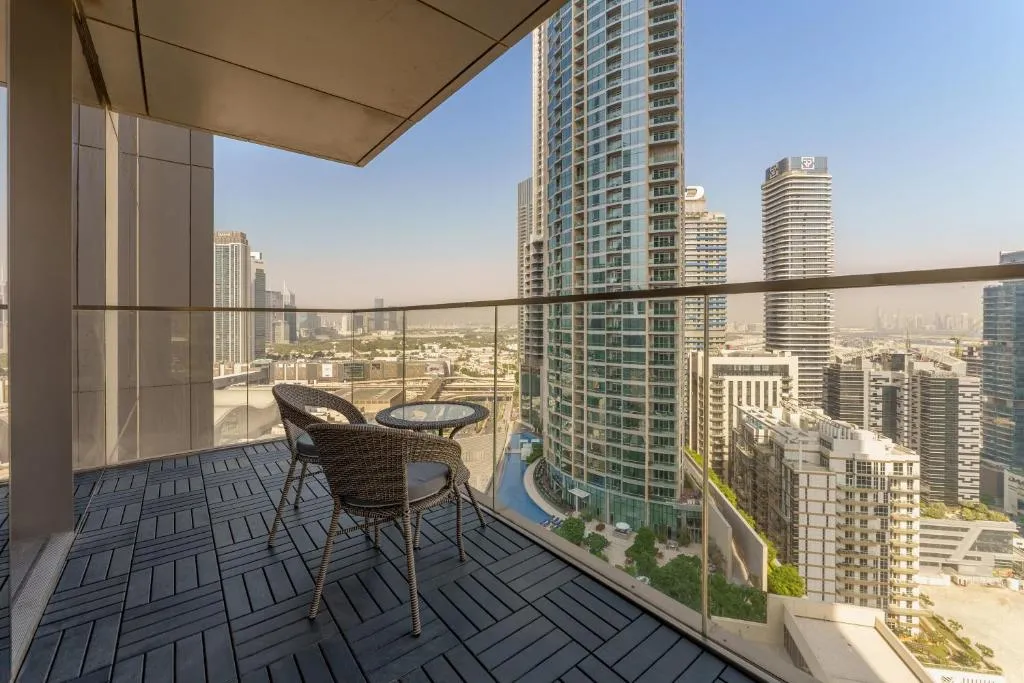 Maison Privee – Inviting Apt with Fabulous Dubai Canal & Skyline Vws