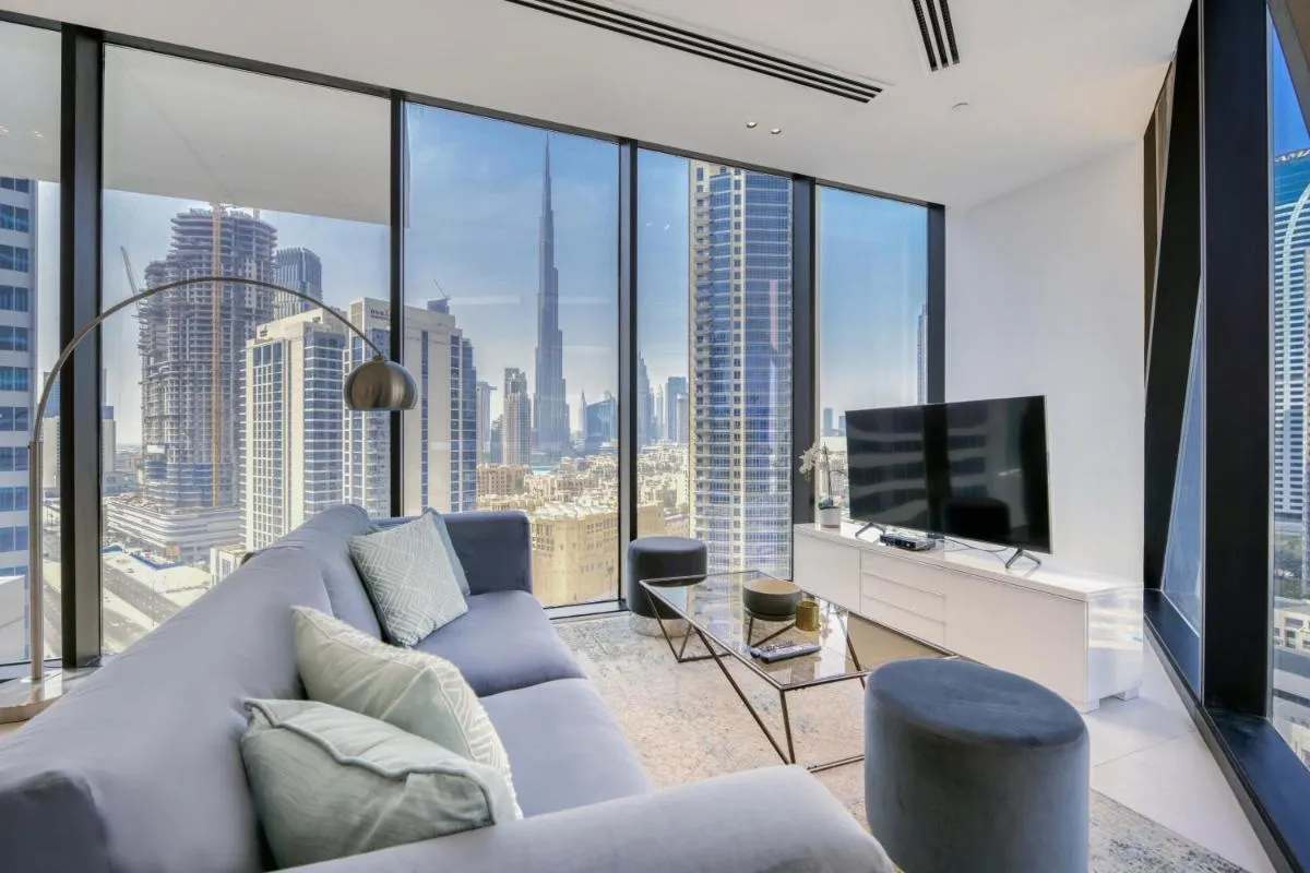 Maison Privee – Luxury Apt with Burj Khalifa Vw & Dubai Canal Access - 3