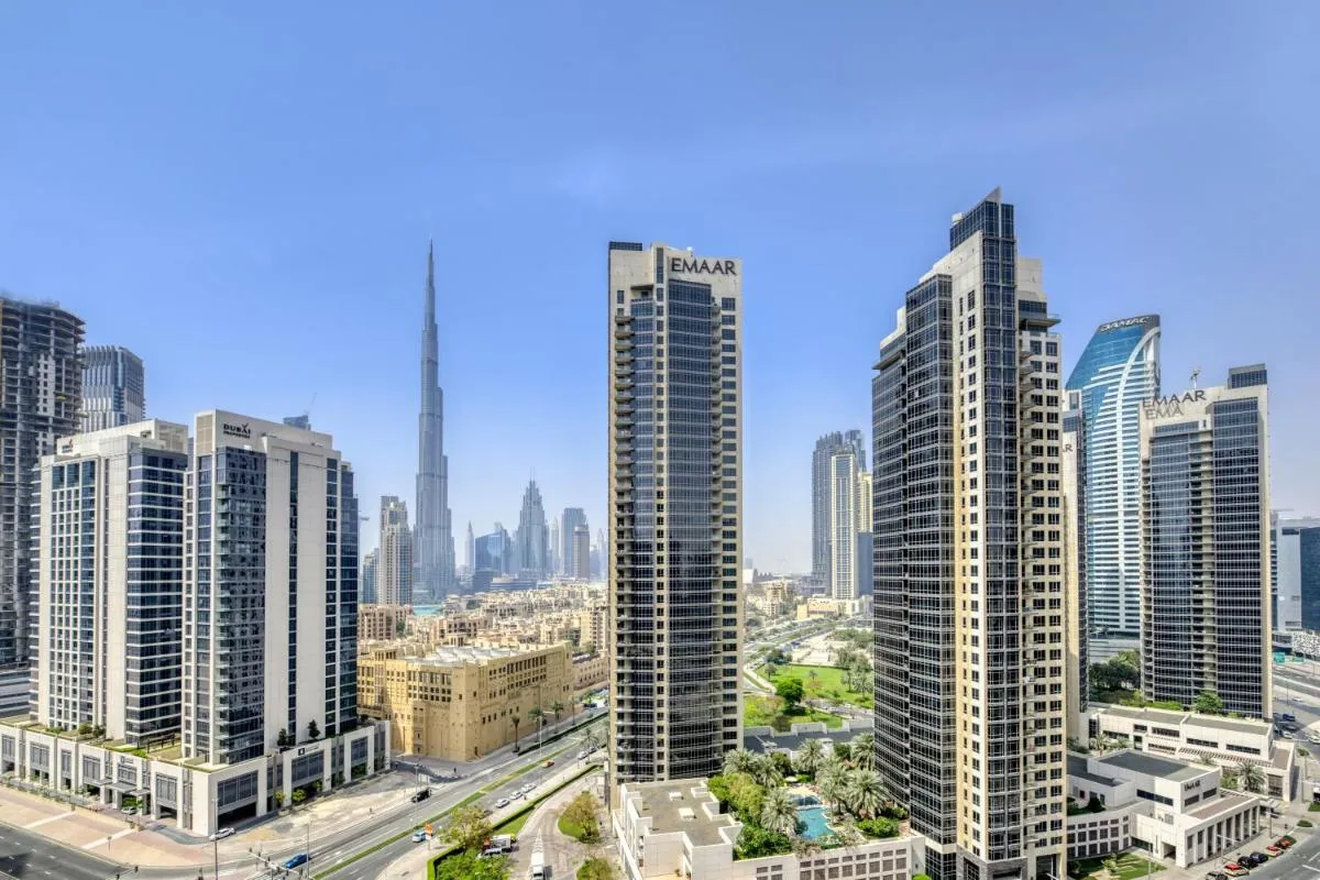 Maison Privee – Luxury Apt with Burj Khalifa Vw & Dubai Canal Access - 2