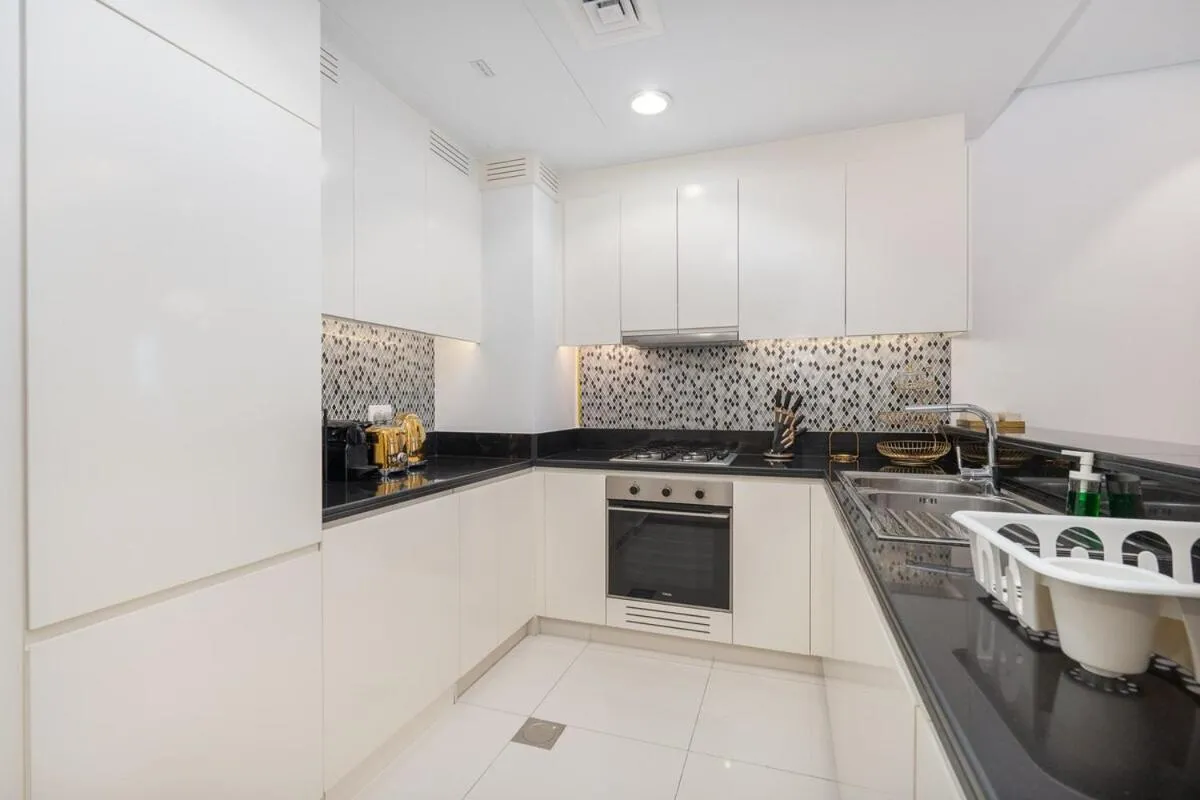 Modern 2BR apartment perfect for 4 in Business Bay - 2