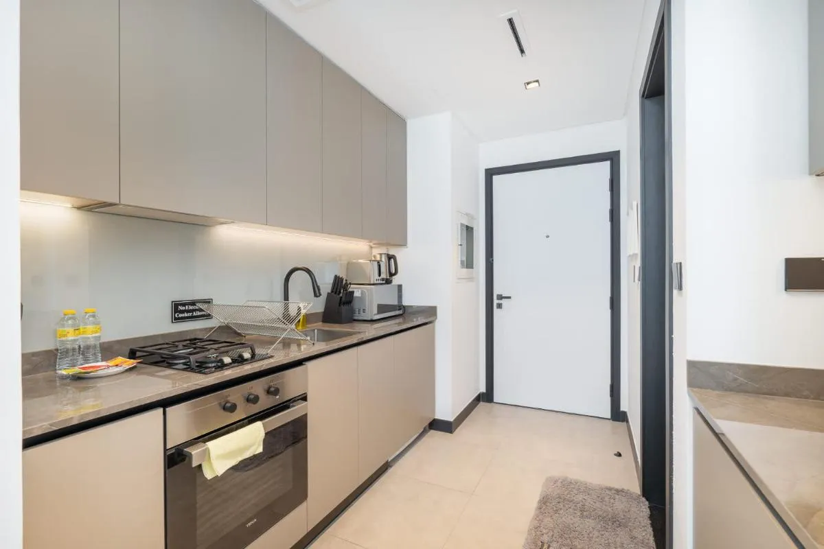 Modern Studio Apartment in 15 Northside Business Bay - 2