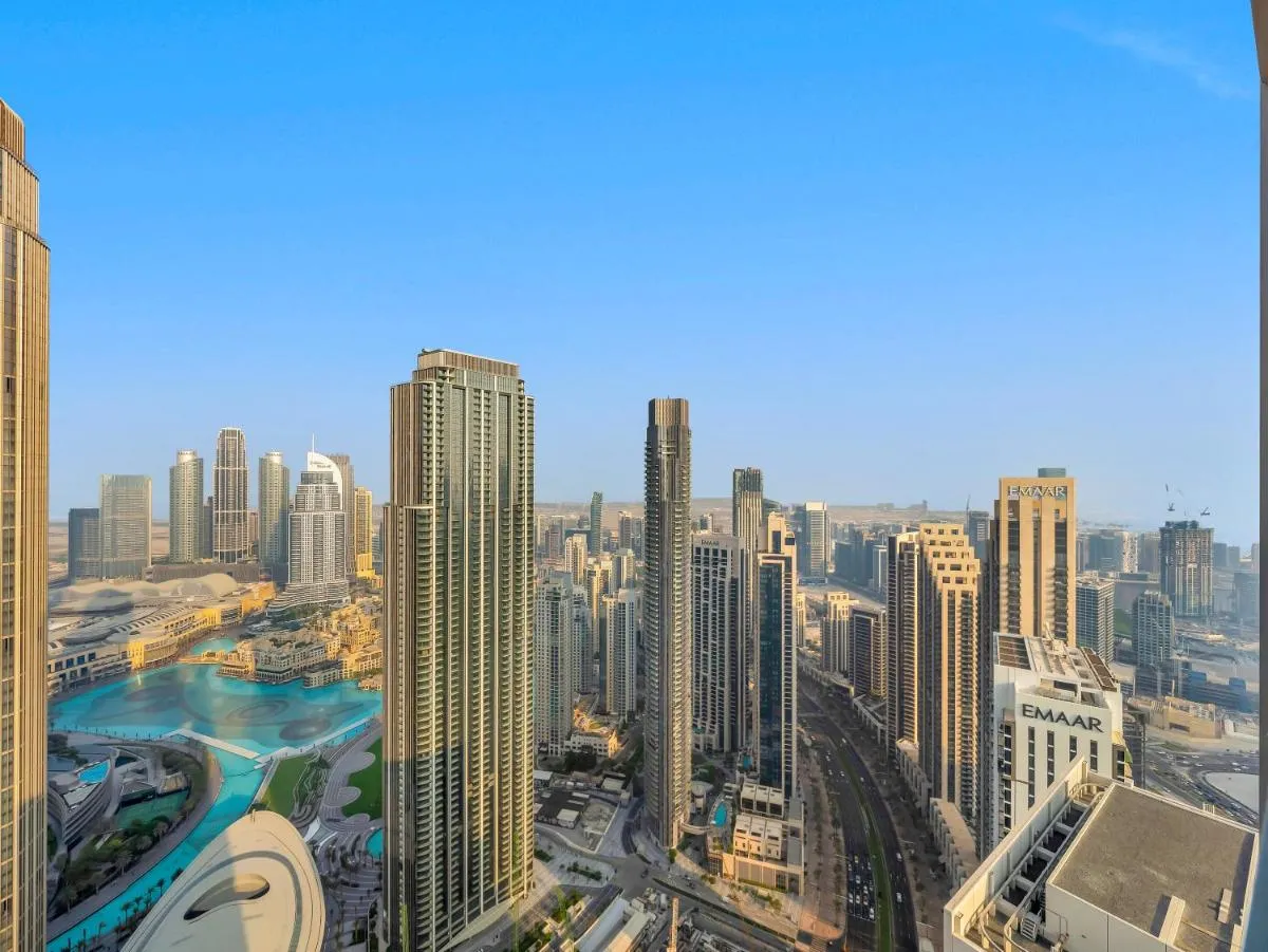 New Burj Khalifa NYE Fireworks Panorama - 3