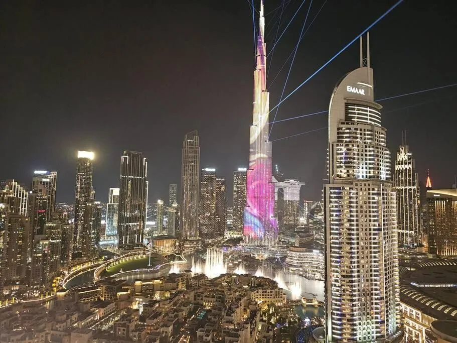 **Panoramic Views Of Burj Khalifa and Fountain**