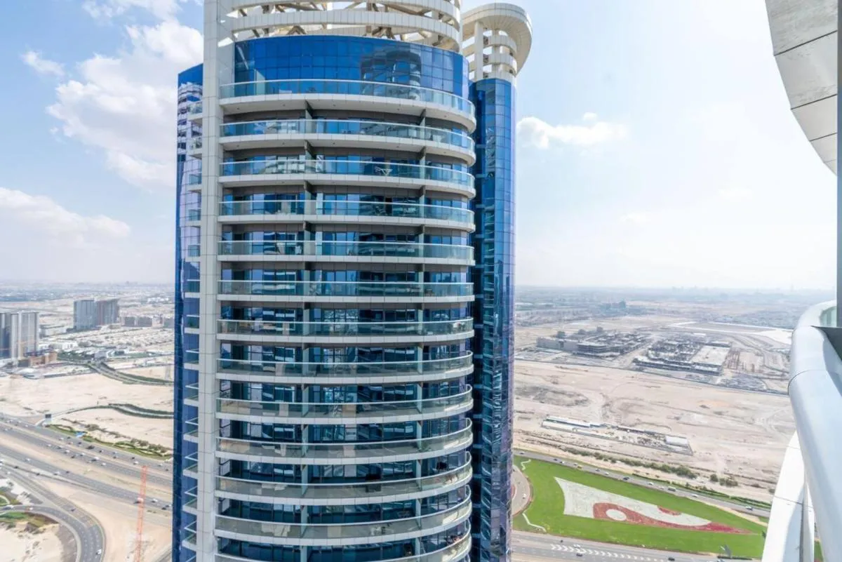 Paramount Towers – Elegant Home - 2